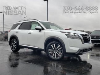 New 2025 Nissan Pathfinder Platinum image 1