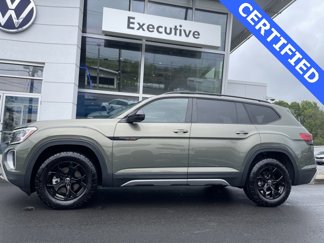 Used 2024 Volkswagen Atlas Peak Edition SEL image 1