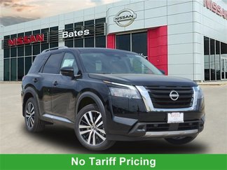 New 2025 Nissan Pathfinder Platinum image 1