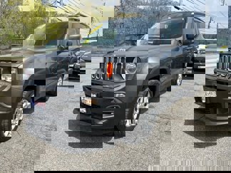 Used 2017 Jeep Renegade Latitude image 1