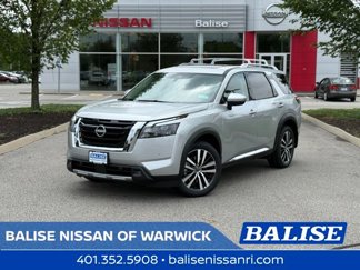 New 2025 Nissan Pathfinder Platinum image 1