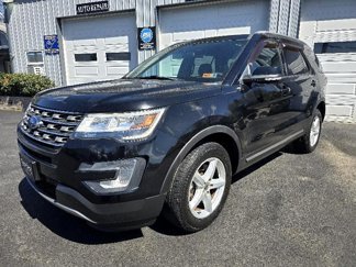 Used 2017 Ford Explorer XLT image 1