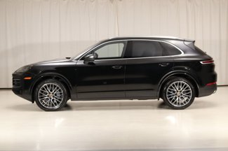 Used 2024 Porsche Cayenne image 1