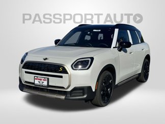 New 2025 MINI Cooper Countryman S E image 1
