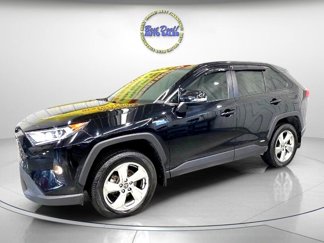 Used 2021 Toyota RAV4 XLE Premium image 1