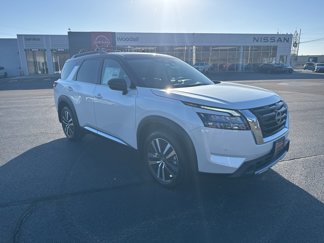 New 2025 Nissan Pathfinder Platinum image 1