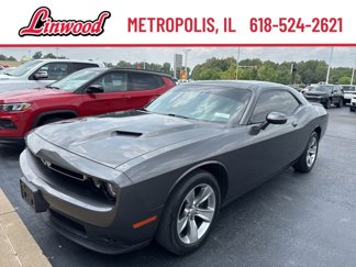 Used 2018 Dodge Challenger SXT image 1