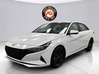 Used 2022 Hyundai Elantra SEL image 1