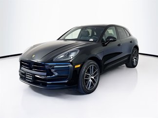 Used 2025 Porsche Macan image 1