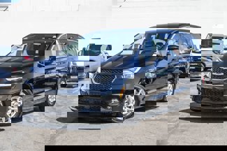 Used 2024 Chrysler Pacifica Touring-L image 1