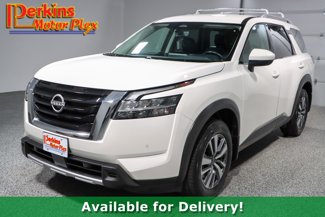 Used 2023 Nissan Pathfinder SL image 1