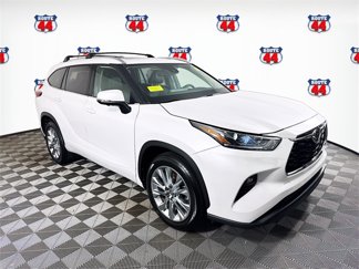 Certified 2023 Toyota Highlander Limited image 1