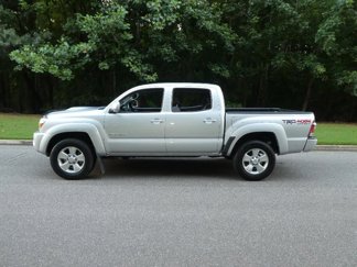Used 2011 Toyota Tacoma w/ SR5 Package image 1