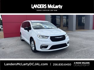 New 2026 Chrysler Pacifica Select image 1