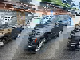 Used 2023 Jeep Grand Cherokee L Limited w/ Luxury Tech Group II image 1