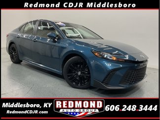 Used 2025 Toyota Camry SE image 1