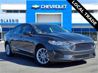 Used 2020 Ford Fusion SE image 1