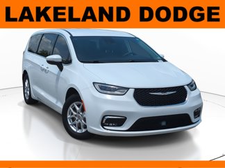 Used 2023 Chrysler Pacifica Touring-L image 1