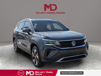 Used 2024 Volkswagen Taos SE image 1