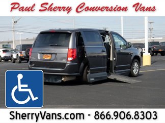 Used 2019 Dodge Grand Caravan SXT image 1