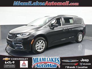 Used 2022 Chrysler Pacifica Touring-L image 1