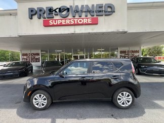 Used 2023 Kia Soul LX image 1