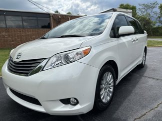 Used 2017 Toyota Sienna XLE image 1