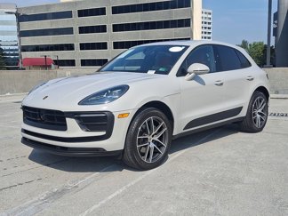 Certified 2025 Porsche Macan image 1