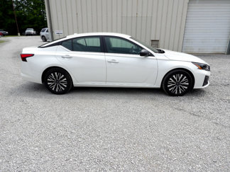 Used 2024 Nissan Altima 2.5 SV image 1