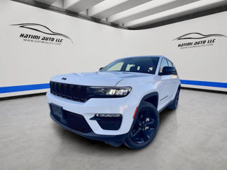 Used 2023 Jeep Grand Cherokee Limited w/ Black Appearance Package image 1