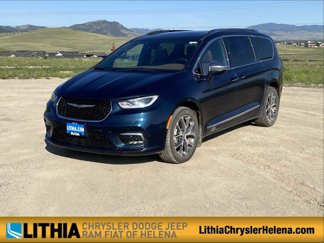 Used 2021 Chrysler Pacifica Limited w/ Uconnect Theater Family Group image 1
