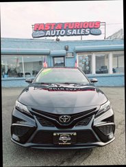Used 2022 Toyota Camry SE image 1