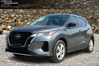 Used 2023 Nissan Kicks S image 1