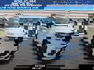 New 2025 Chrysler Pacifica Limited image 1
