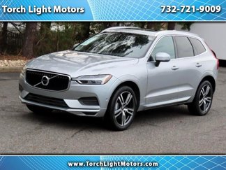 Used 2018 Volvo XC60 T5 Momentum w/ Vision Package image 1
