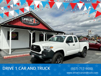 Used 2017 Toyota Tacoma SR image 1