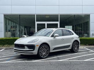 Used 2024 Porsche Macan image 1