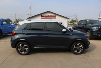Used 2022 Hyundai Venue Limited image 1