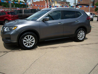 Used 2019 Nissan Rogue SV image 1