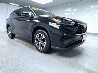 Certified 2022 Toyota Highlander XLE image 1