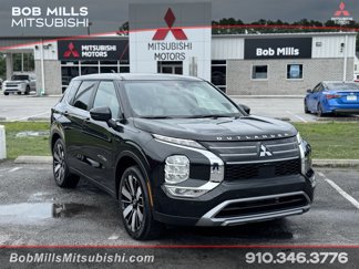New 2025 Mitsubishi Outlander SE image 1