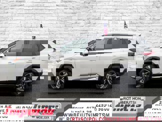 Used 2023 Nissan Rogue SL image 1