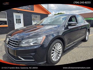 Used 2017 Volkswagen Passat 1.8T SE image 1
