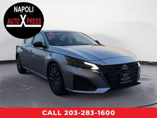 Used 2024 Nissan Altima 2.5 SV image 1