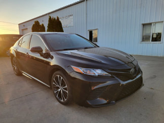 Used 2020 Toyota Camry SE image 1