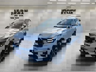 Certified 2025 Volvo XC40 B5 Plus image 1