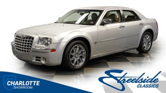 Used 2005 Chrysler 300 C w/ Navigation & Sound Group II video 1