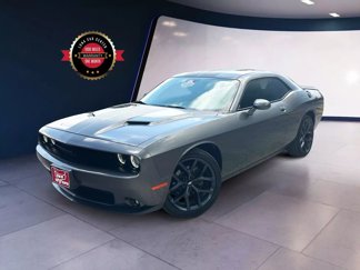 Used 2019 Dodge Challenger SXT w/ Blacktop Package image 1