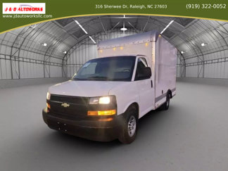 Used 2018 Chevrolet Express 3500 w/ Driver Convenience Package image 1