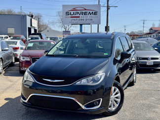 Used 2018 Chrysler Pacifica Touring-L image 1